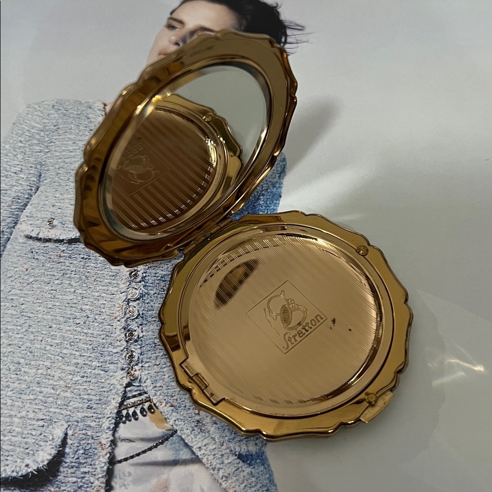 Vintage Stratton Gold 50’s Powder Compact Case